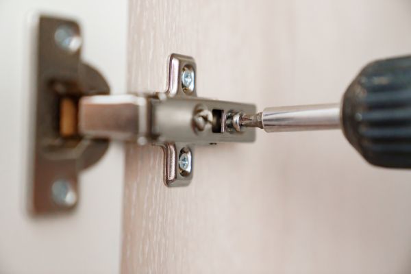 Cupboard Hinge Repair in Grapevine