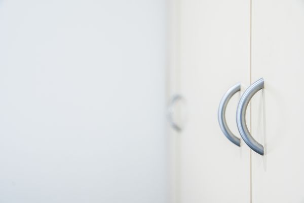 Cabinet Handle Replacement in Grapevine
