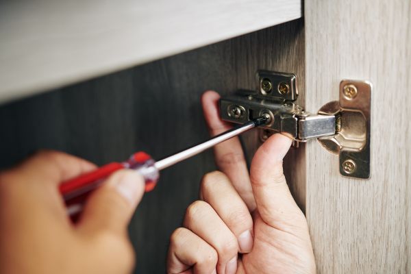 Cabinet Hinge Installation in Grapevine